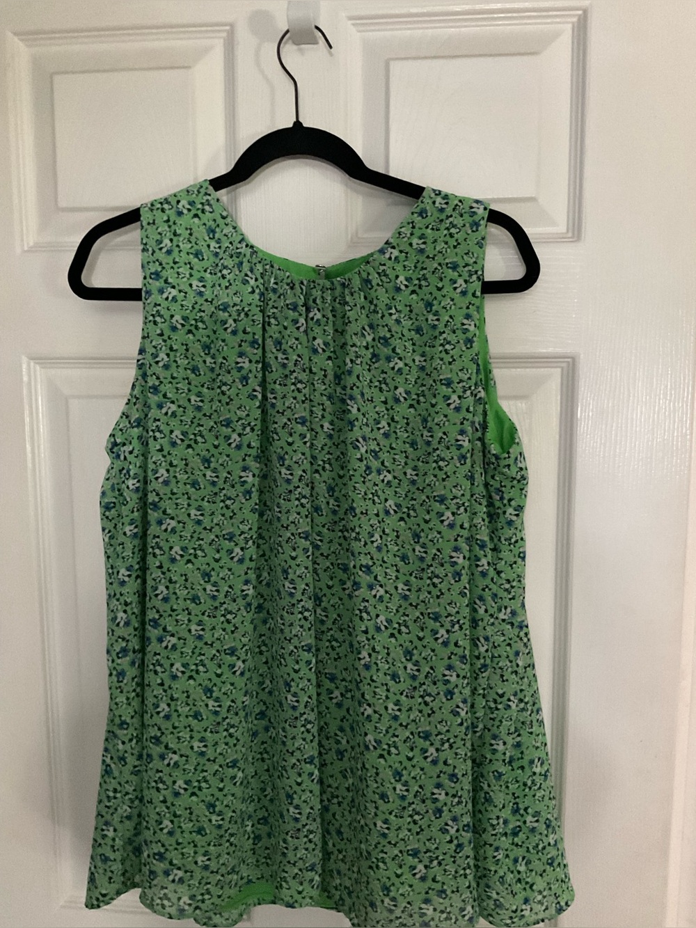 Vince Camuto Green Floral Sleeveless Camisole